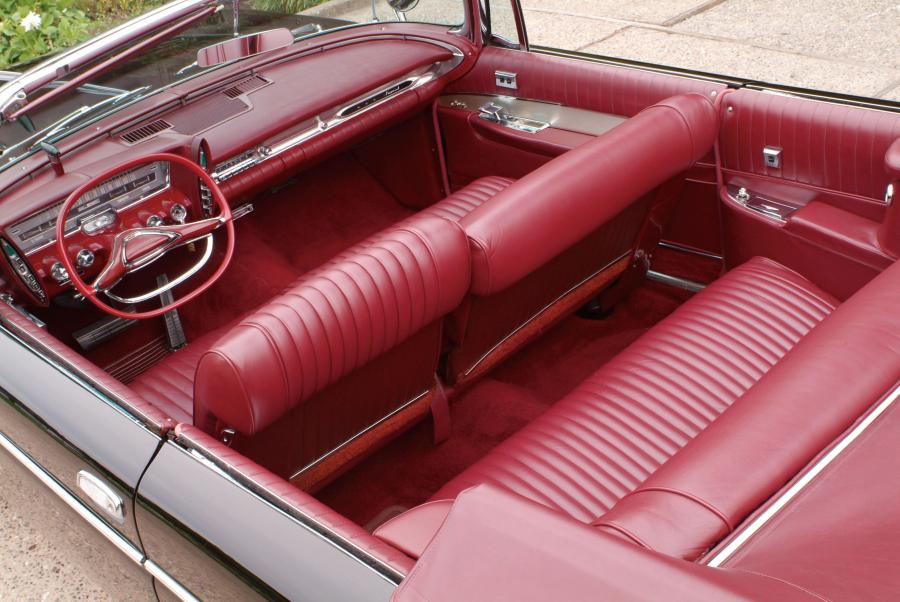 Интерьер Imperial Crown Convertible (SY1-M 925) 1962 года  (фото 5 из 23)
